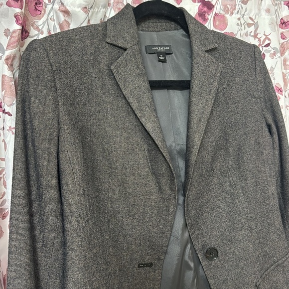 Ann Taylor Blazer - Picture 4 of 8